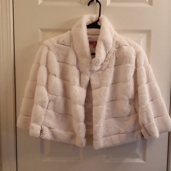 Betsey Johnson Jackets & Blazers - Betsey Johnson Cape Stole Shawl Size L White